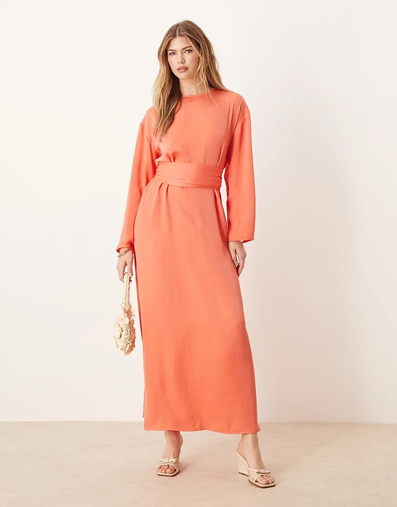 

Платье макси из атласа с завязками на спине ASOS DESIGN ярко-персикового цвета