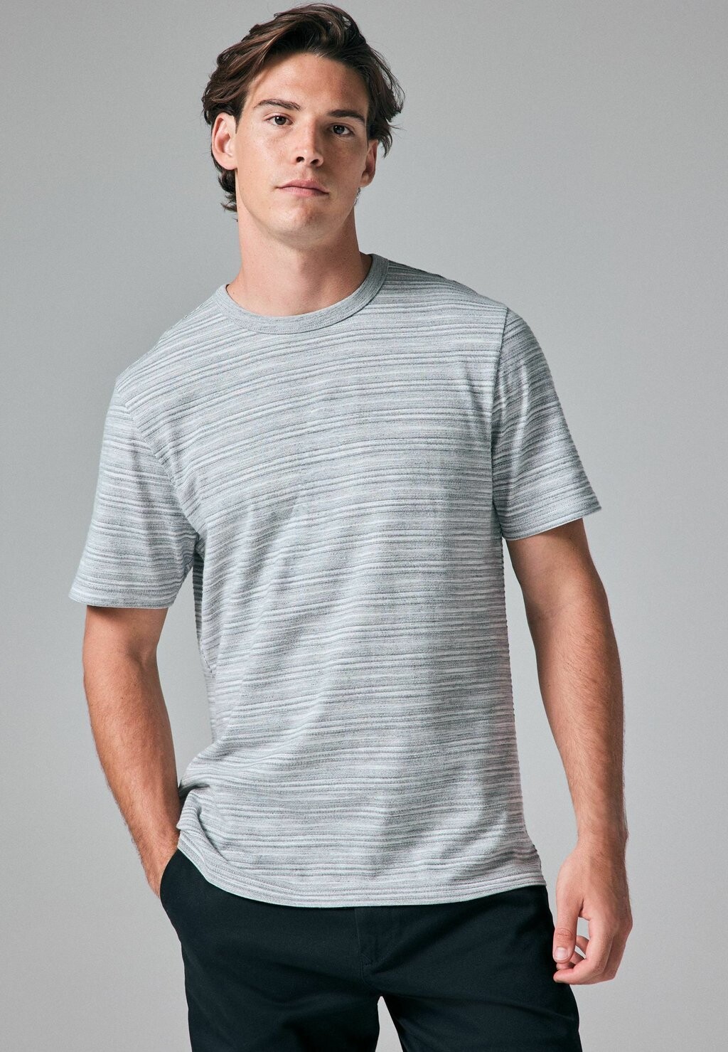 

Футболка с принтом TEXTURED REGULAR FIT Next, серый