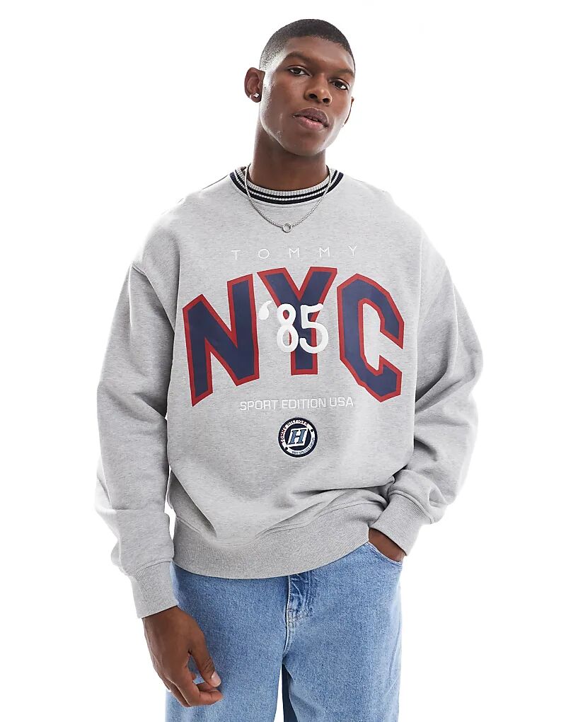 

Толстовка Game Day с большим логотипом серого цвета Tommy Jeans
