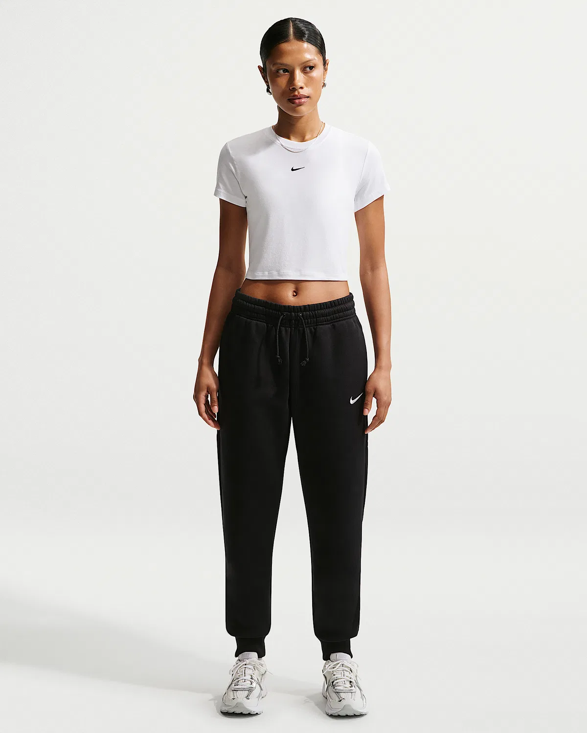 Женская укороченная футболка Nike Sportswear Chill Knit, White/Black — фото 4