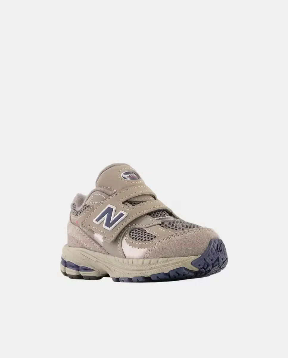 Детская повседневная кроссовка 2002 с застежкой-липучкой Hook & Loop от New Balance, Marrón Topo — фото 4