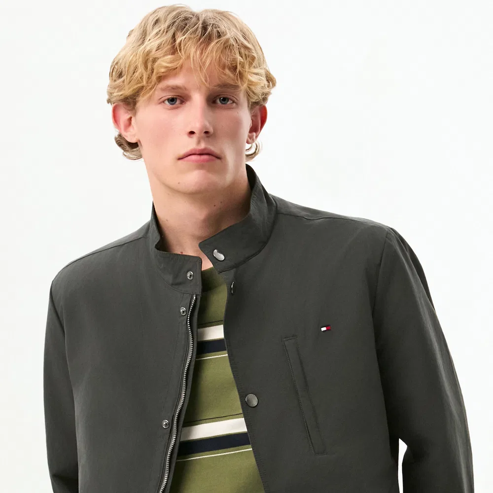 Мужская утилитарная сафари-куртка цвета хаки от Tommy Hilfiger — фото 4
