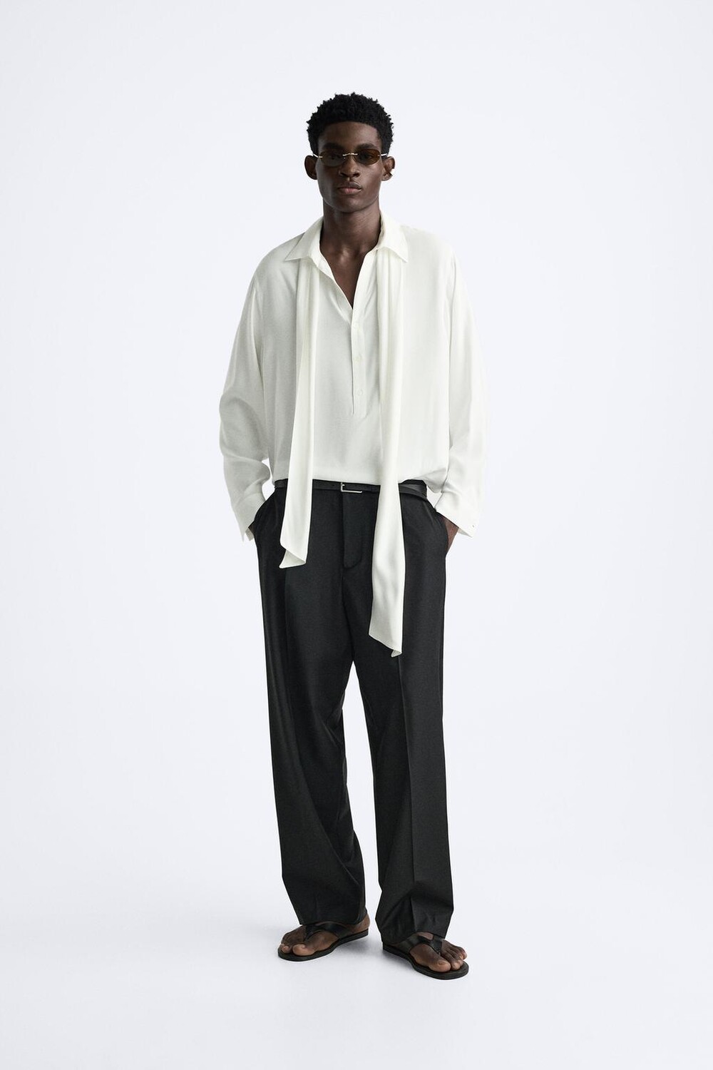 

Атласная рубашка с бантом ZARA, устрично-белый