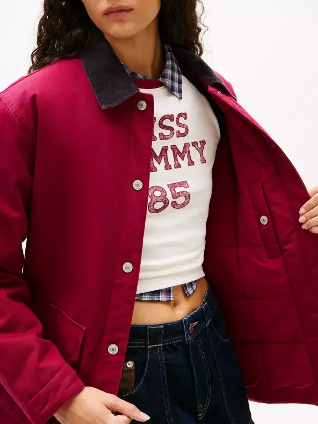Джинсовая куртка Tommy Jeans Twill Barn Jacket, цвет Lavish Cerise Tommy Hilfiger — фото 4