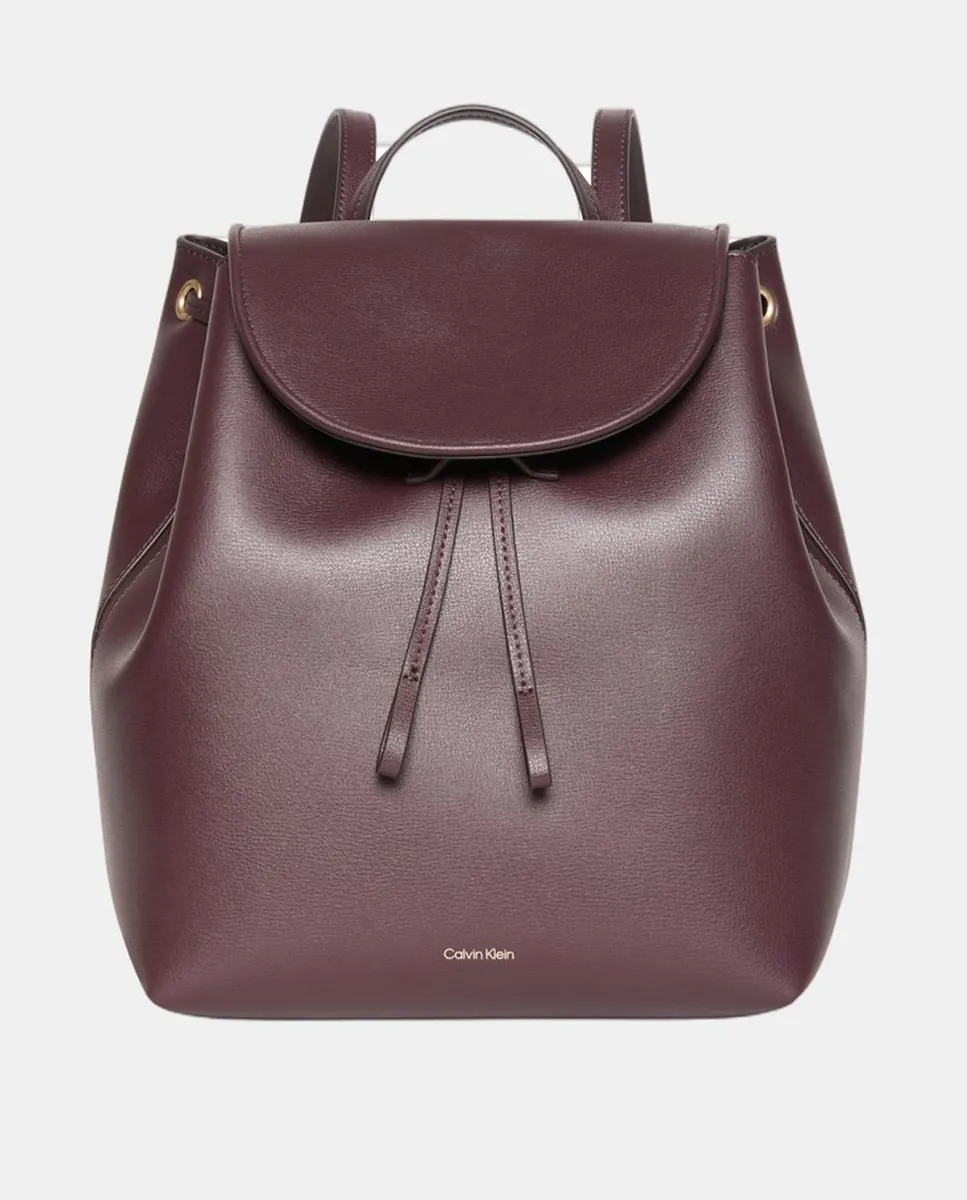 

Рюкзак с клапаном Calvin Klein, черный