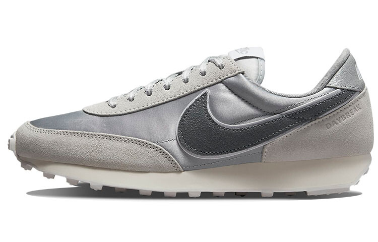 

Женские кроссовки для бега Nike Daybreak