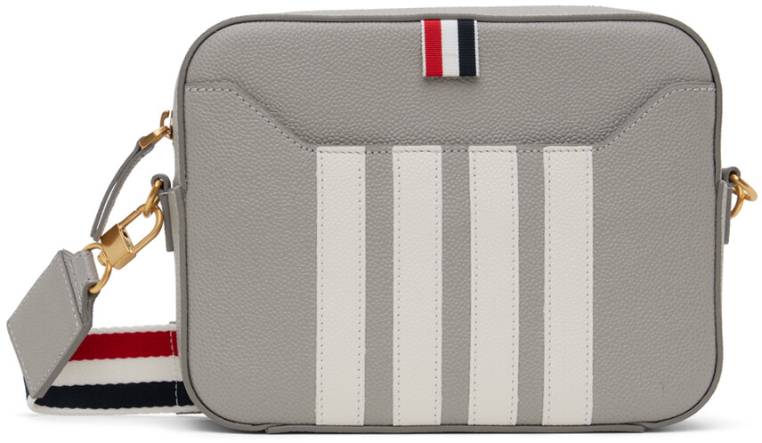 

Серая сумка для фотоаппарата с 4 перемычками и зернистой отделкой Pebble Grain Thom Browne