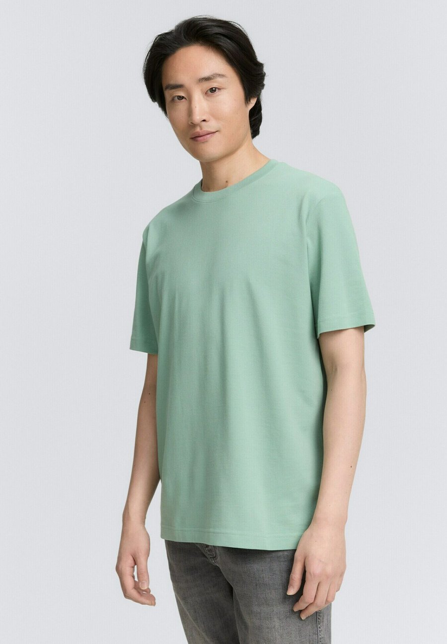 

Футболка TOM TAILOR MIT STRUKTUR, Dust Green/Green, Зеленый, Футболка TOM TAILOR MIT STRUKTUR, Dust Green/Green