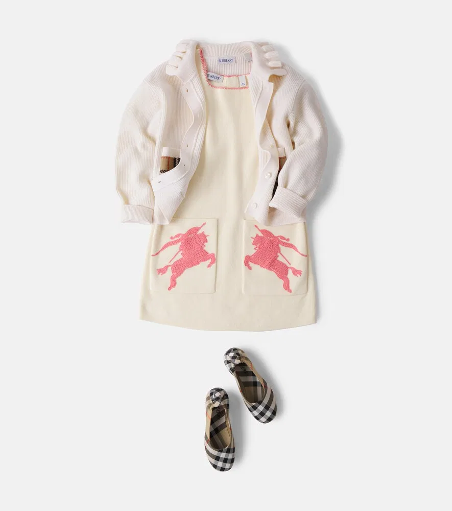 Хлопковое платье с вышивкой EKD Burberry Kids, белый — фото 2