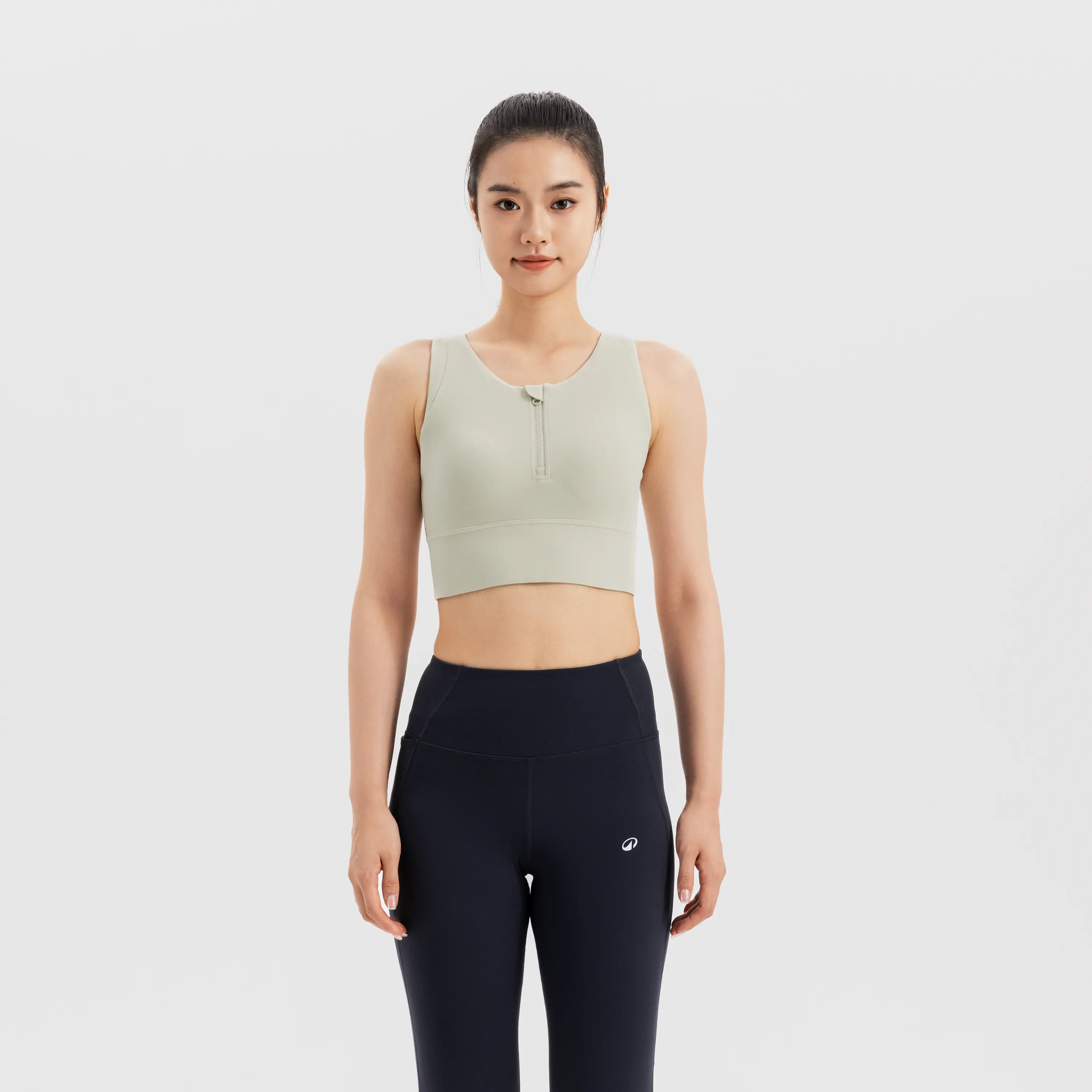 

Женская спортивная футболка Decathlon с полумолнией светло-бежевого цвета