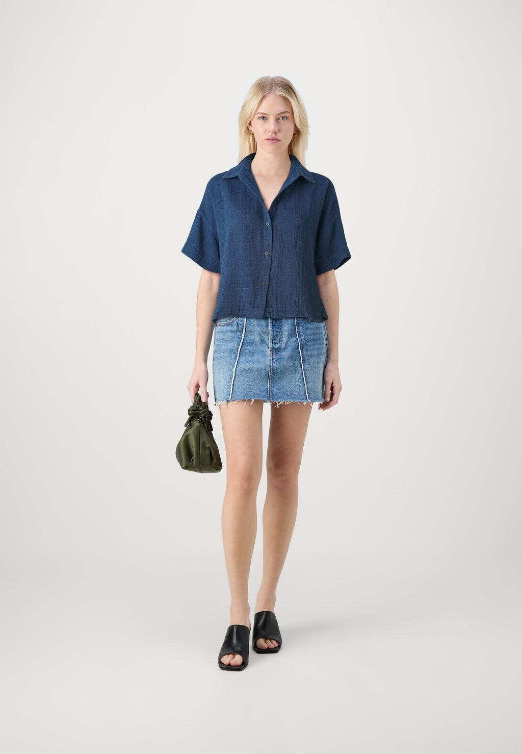 

Рубашка Cropped GAP, средний индиго