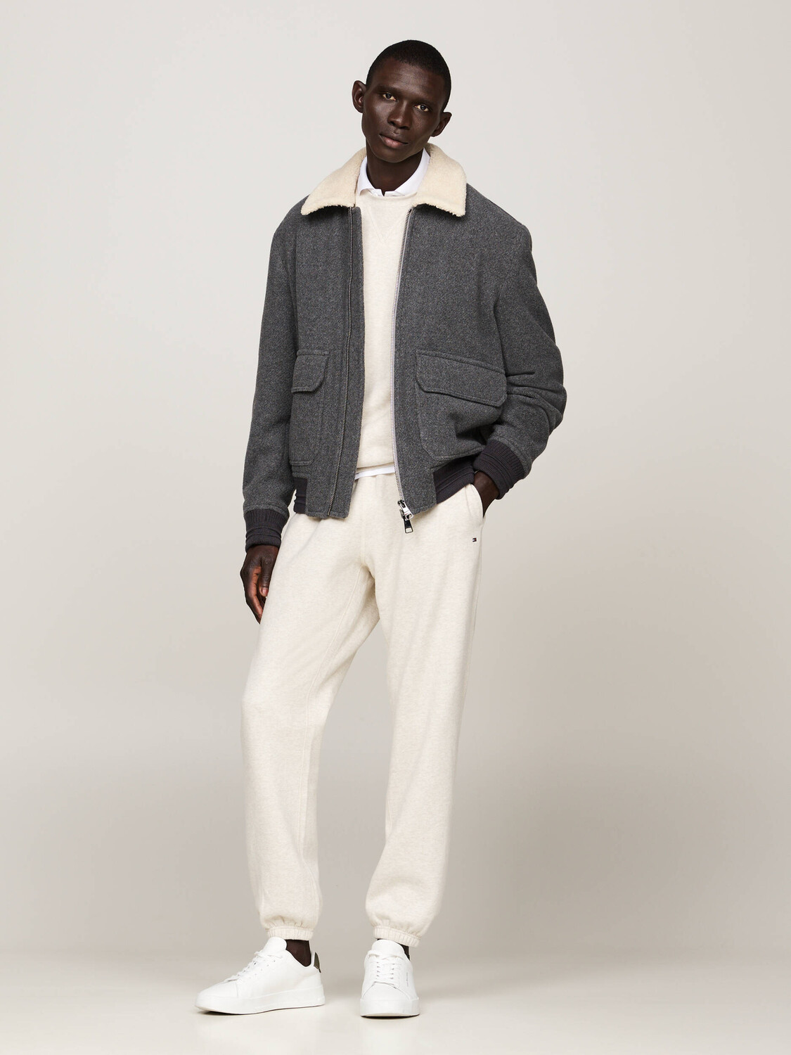 Спортивные брюки Tommy Hilfiger Relaxed fit, белый — фото 2