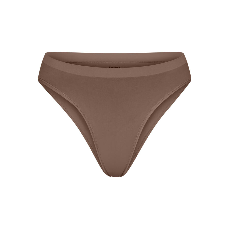 

Трусы SKIMS Soft Smoothing Seamless, цвет Truffle