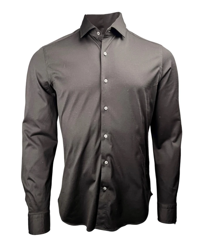 

Изящная черная трикотажная рубашка с темными пуговицами. Sonrisa, серый