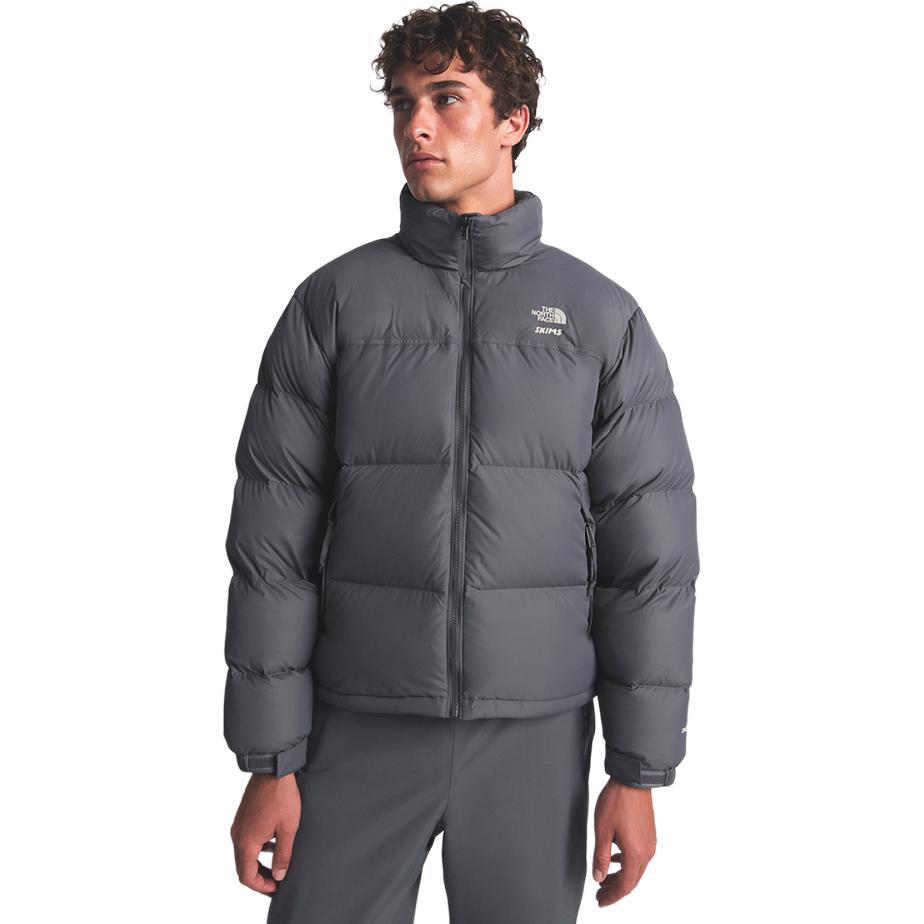 

Коллекция SKIMS 1996 года, осень/зима 2025 Пуховые куртки и пальто, унисекс The North Face, t8l/mica серый