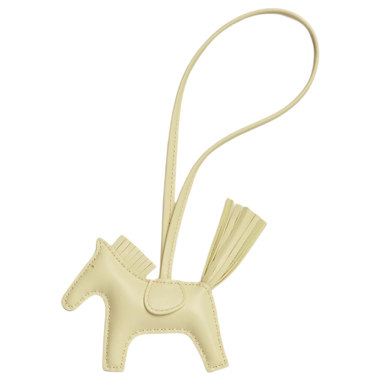 

HERMES Женский кулон из овчины светло-желтого цвета, Milton Yellow/Milton Yellow/Milton Yellow