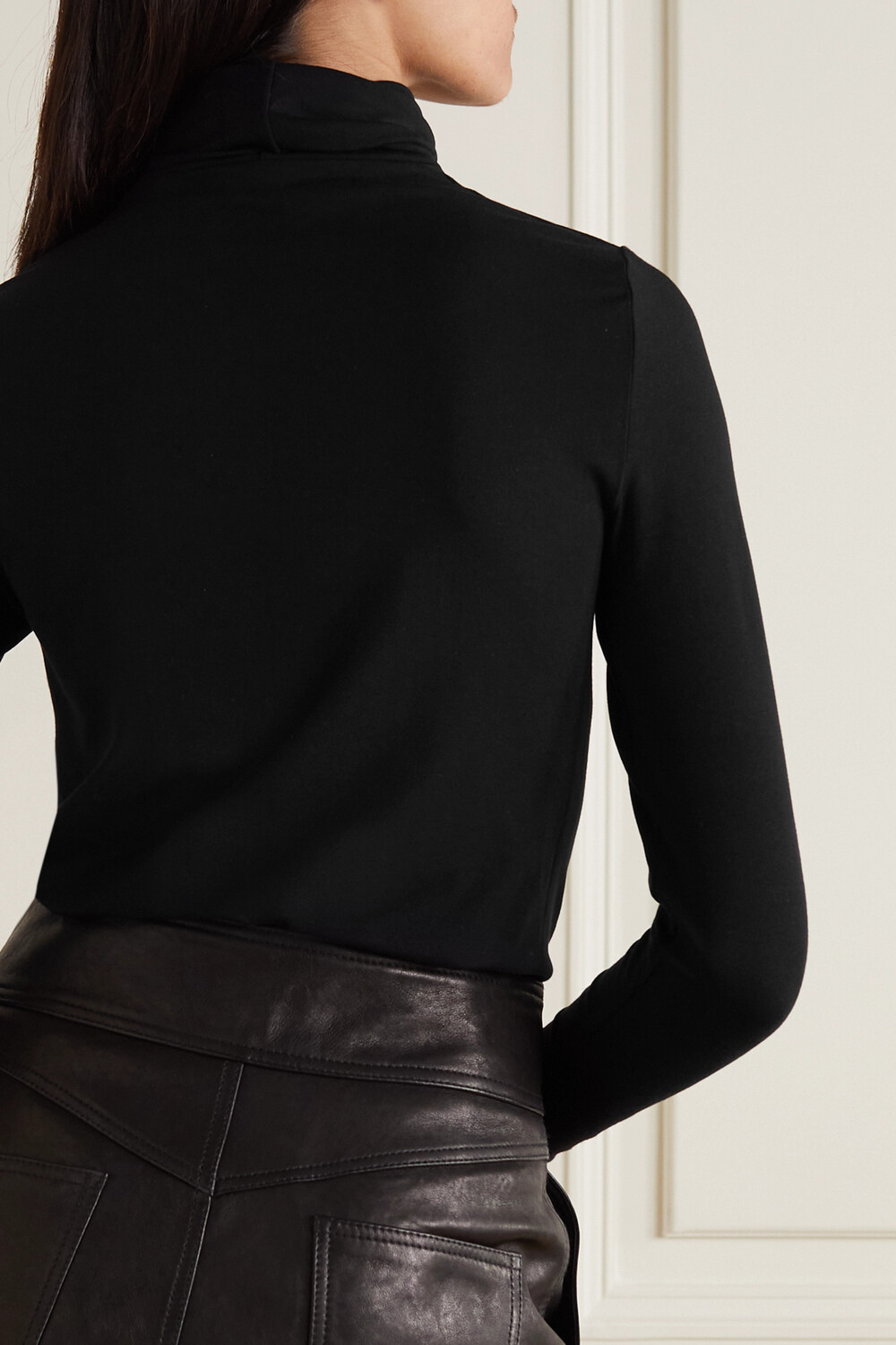 

WOLFORD + NET SUSTAIN Топ с высоким воротником из джерси из смесового модала Aurora, черный