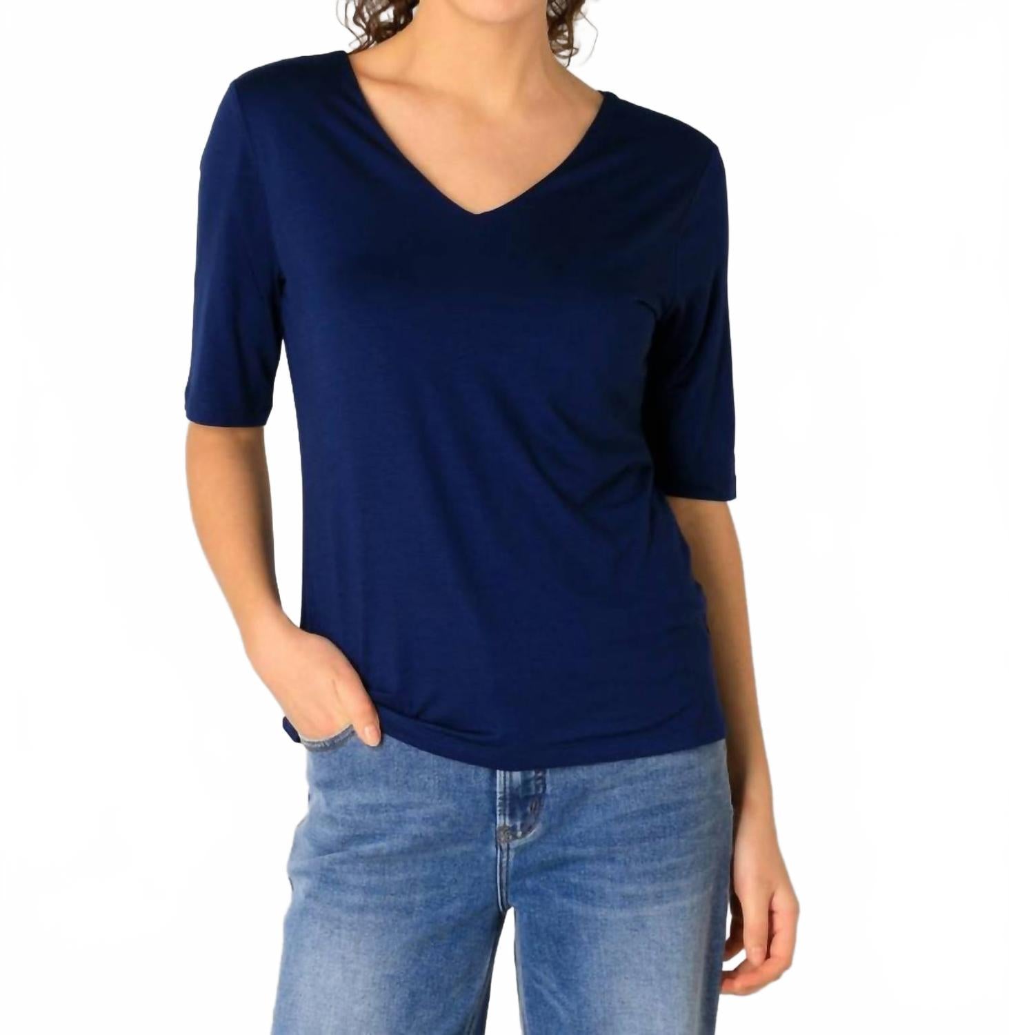 

Футболка Ramona с V-образным вырезом в синем цвете Yest