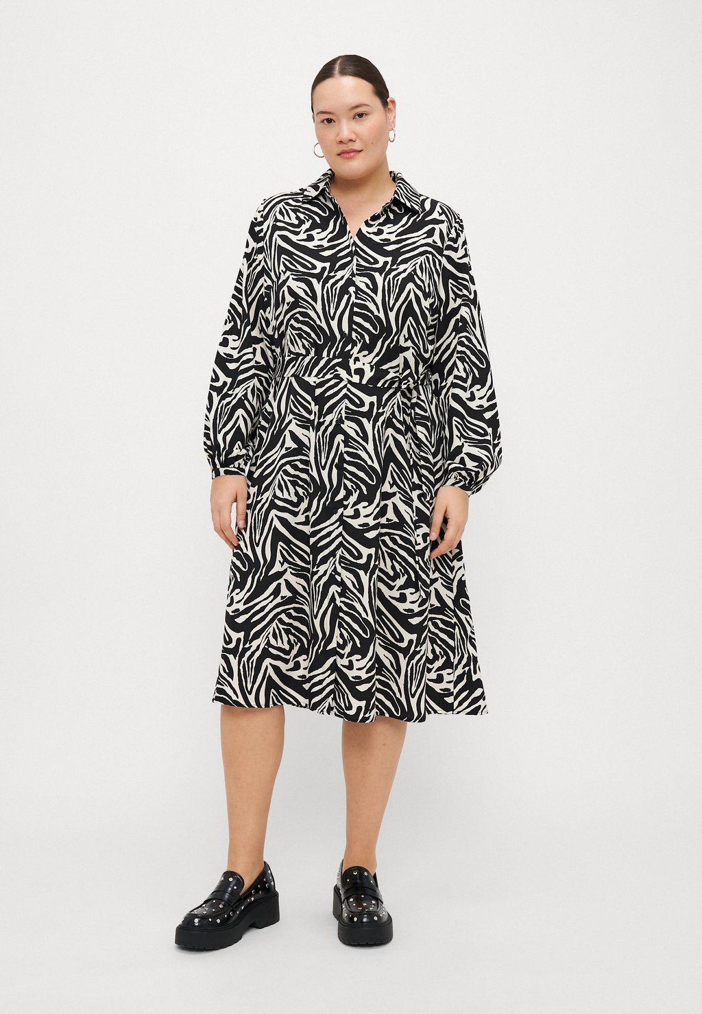 

Платье-рубашка CARGRAPHIE SHIRT BELT DRESS ONLY Carmakoma, черный