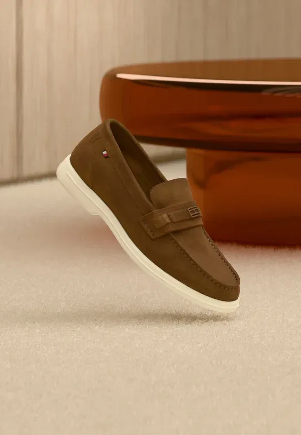 Туфли-лоферы Tommy Hilfiger, цвет кокосовая роща