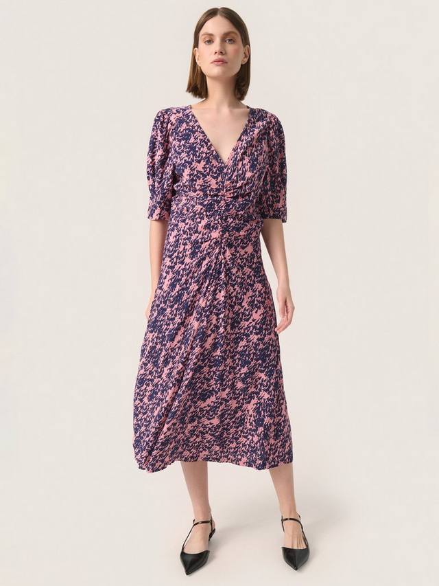 

Платье миди от сильвии Soaked In Luxury, цвет Blush/Blue