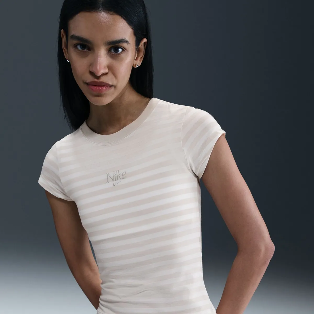 

Женская футболка Sportswear Nike, белый