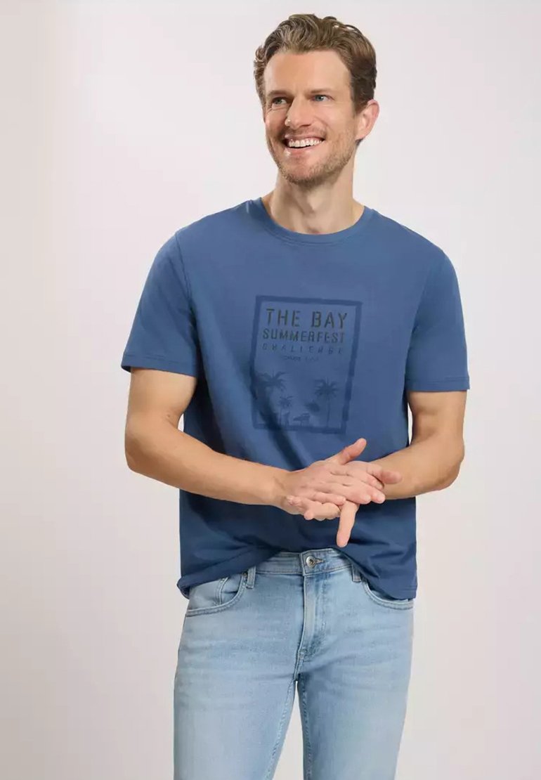 

Футболка с принтом Cross Jeans, синий