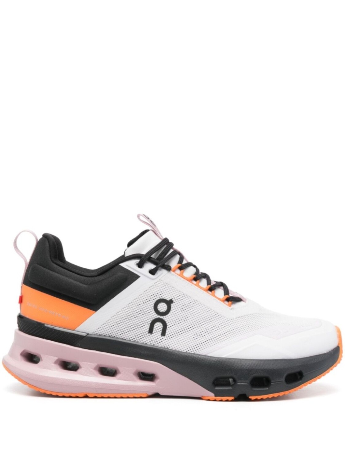 

О беговых кроссовках Cloudnova X On Running, белый