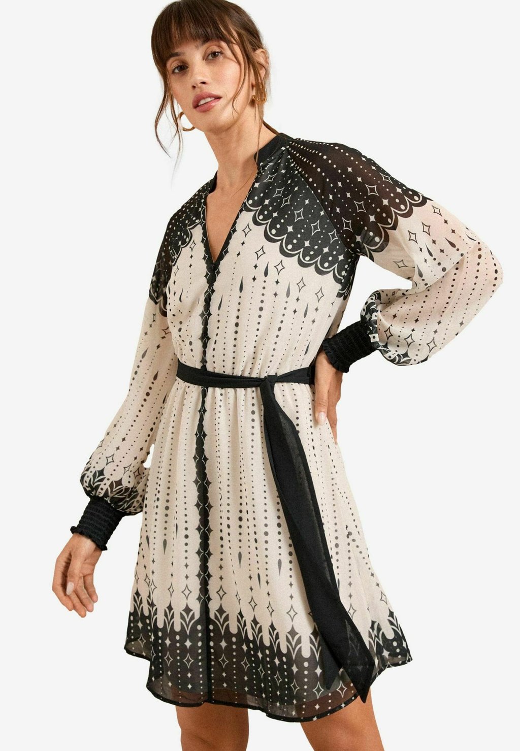 

Платье-рубашка REGULAR FIT Love & Roses, белый
