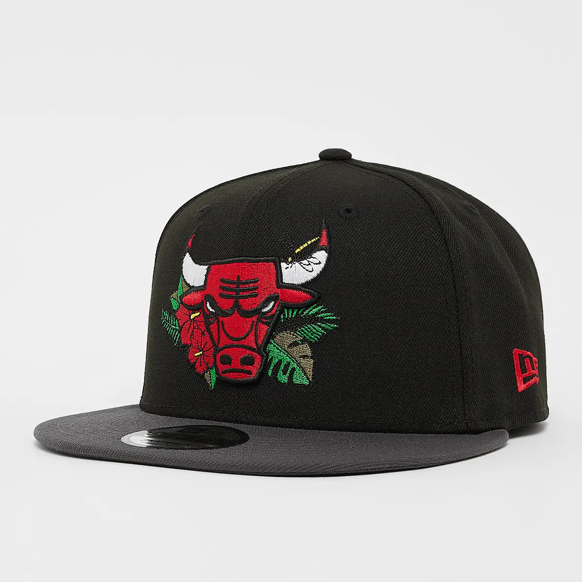

Бейсболка New Era 9Fifty Floral NBA Chicago Bulls, черный/красный