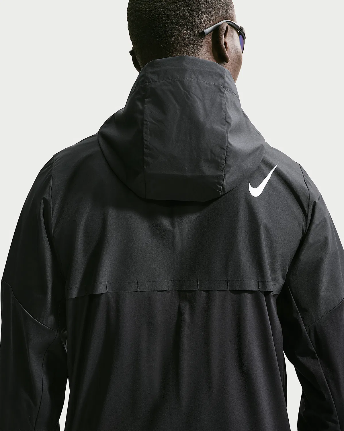 Мужская ветровка Nike AeroSwift Storm-FIT Aerogami для бега, Black/Summit White — фото 2
