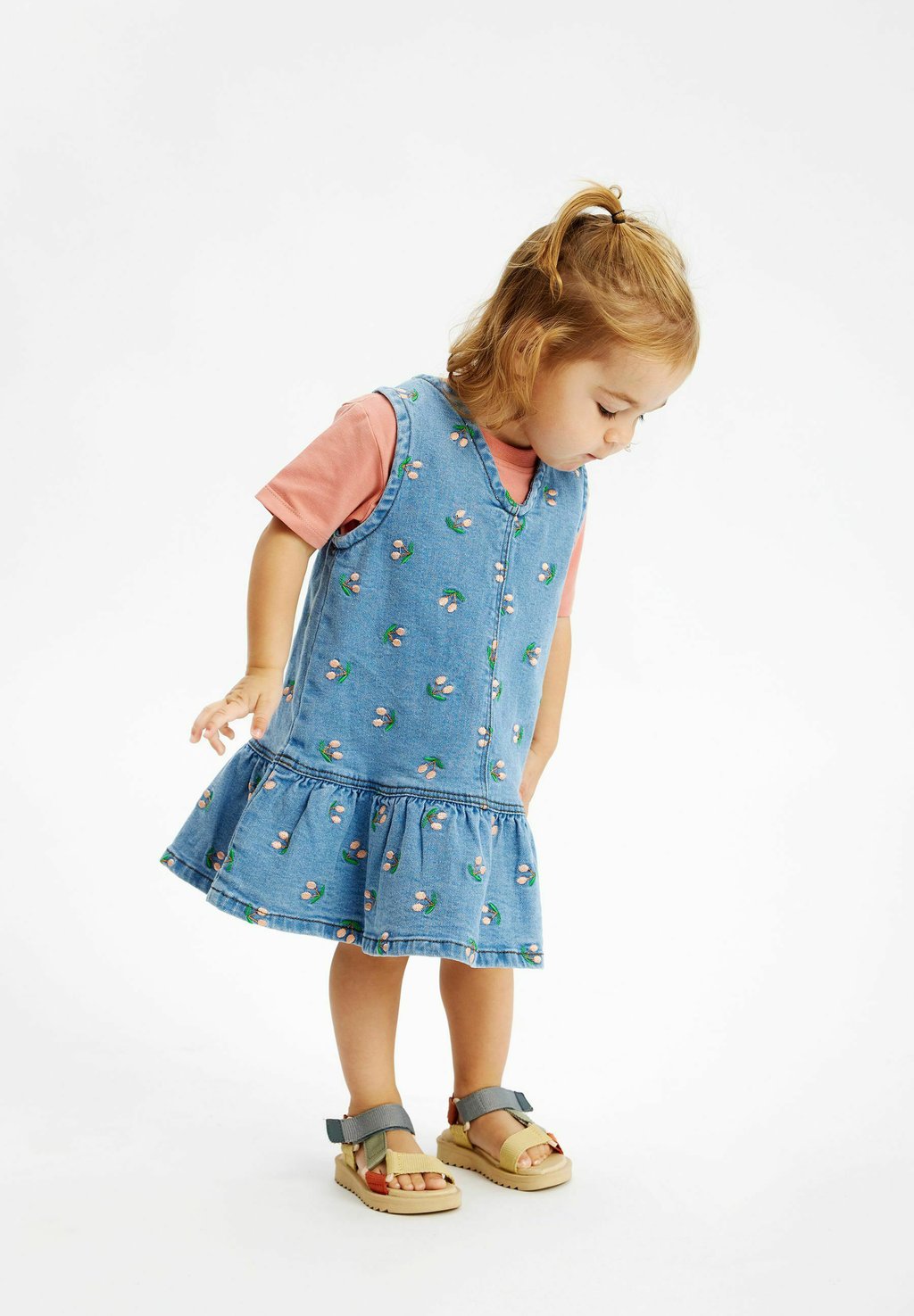 

Платье из денима The New Siblings, цвет Light Blue Denim Emb
