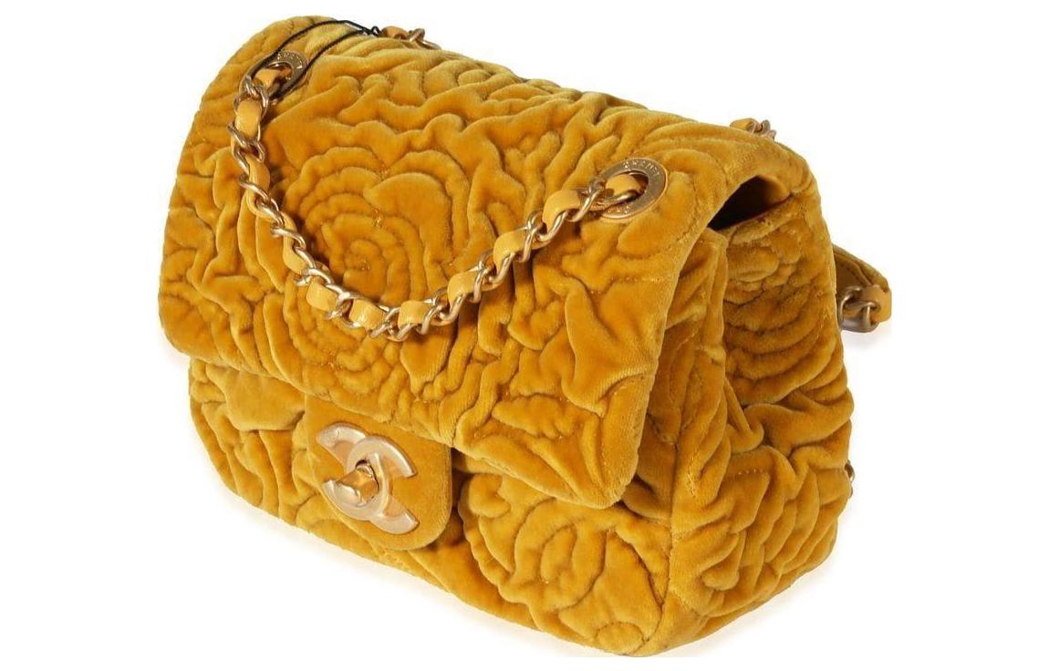 

CHANEL Вельюровая мини-сумка через плечо, кроссбоди женская yellow