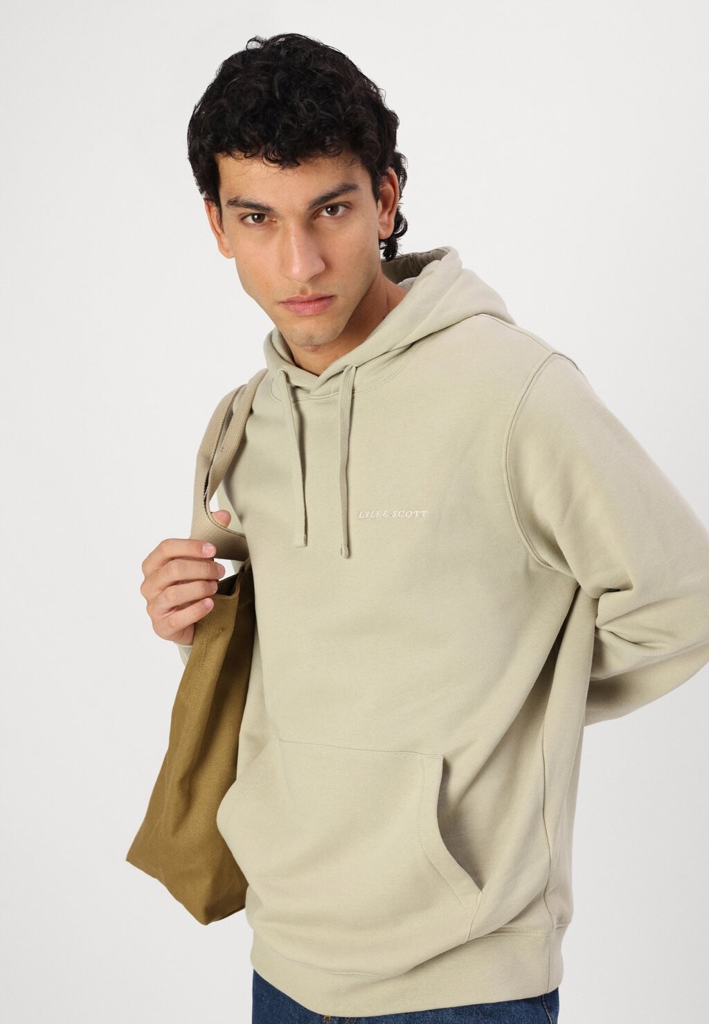 

Толстовка EMBROIDERED HOODIE Lyle & Scott, зеленый