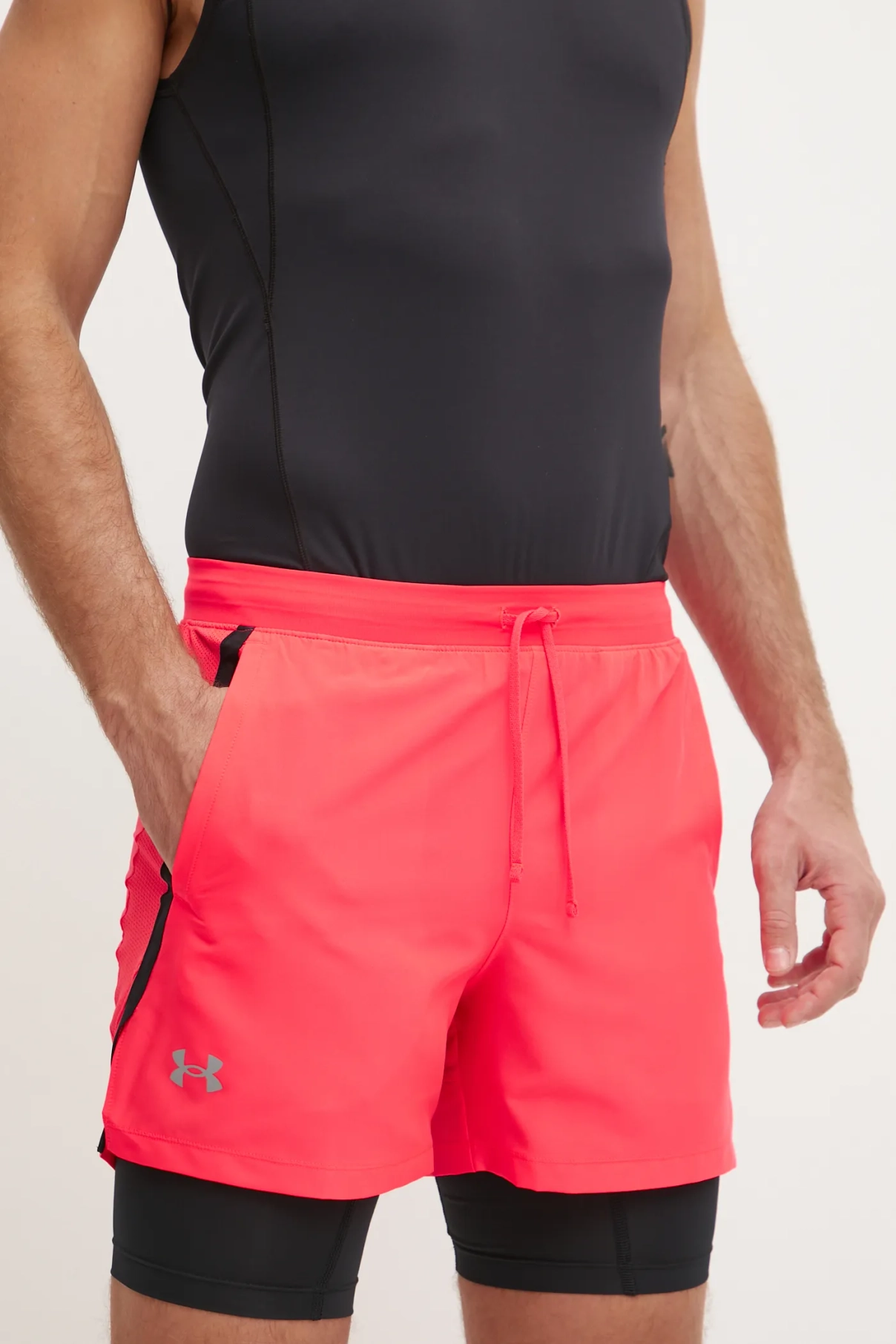 

Шорты мужские Under Armour, красный