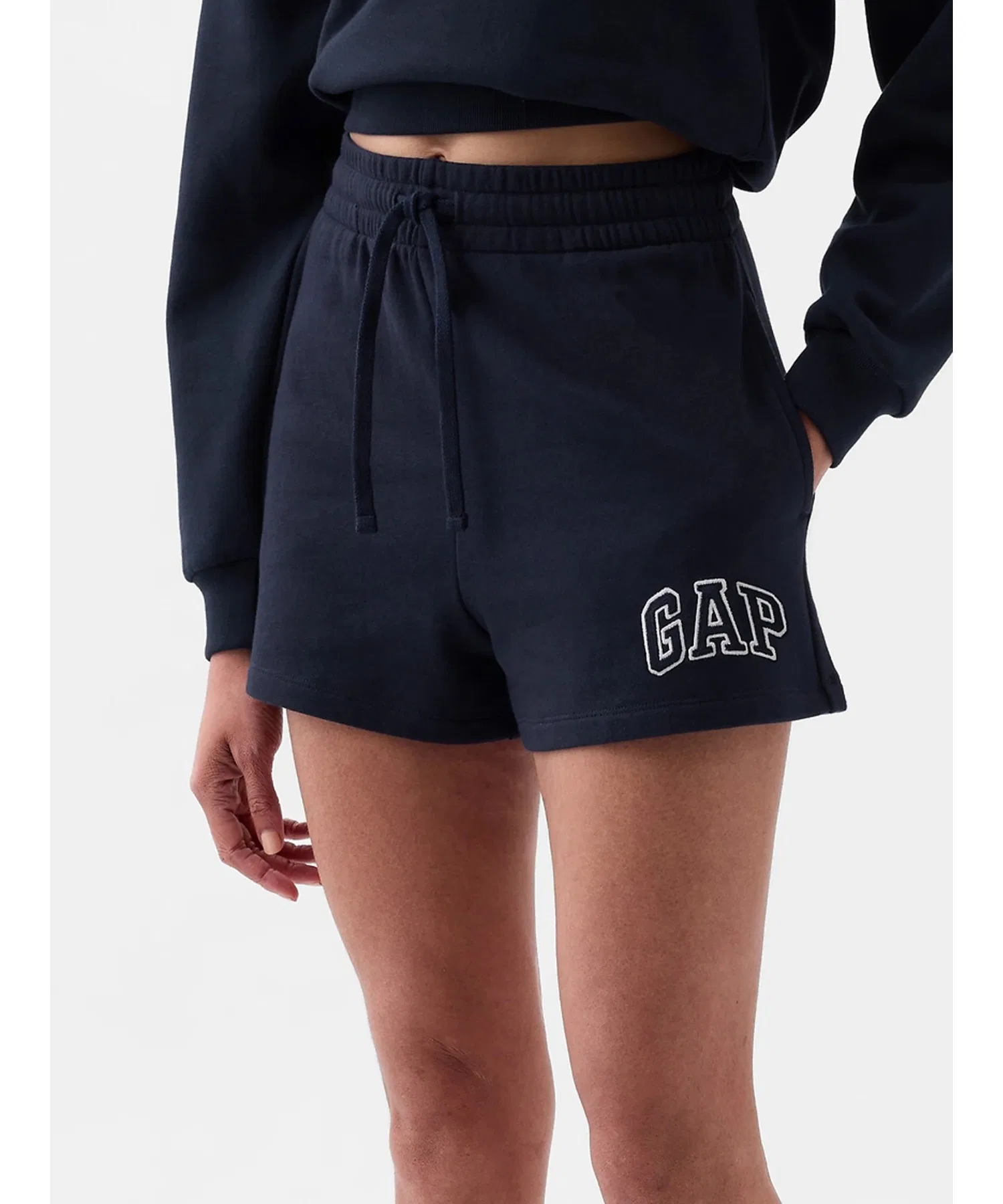 Женские шорты GAP с логотипом