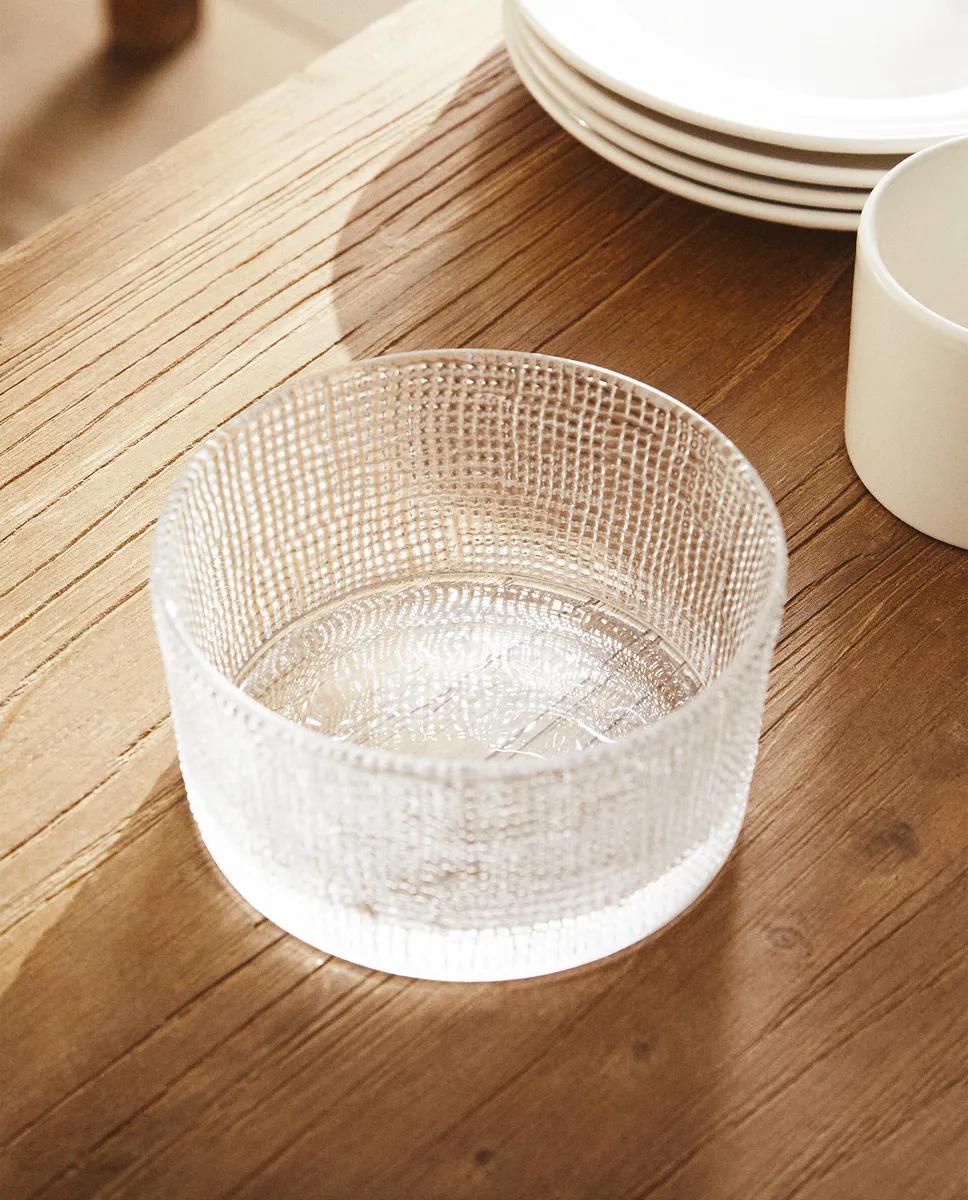 

Стеклянная чаша с рельефной деталью Zara Home, прозрачный