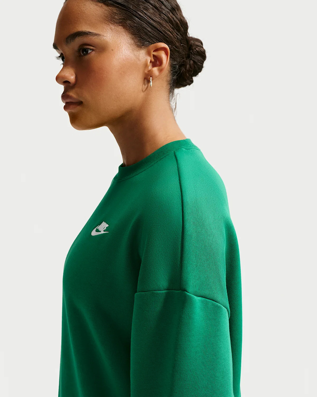 Женский свободный свитшот с круглым вырезом Nike Sportswear Club Fleece, Malachite/White — фото 2
