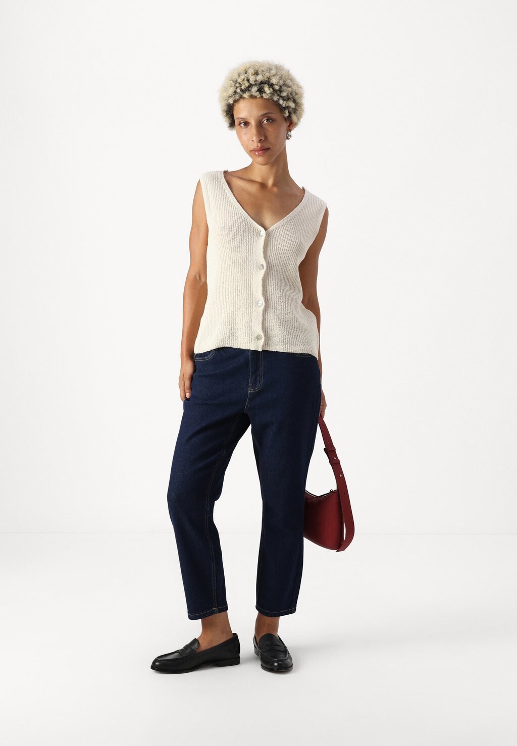 

Джинсы свободного кроя VMBRENDA MOM Vero Moda Petite, темно-синий