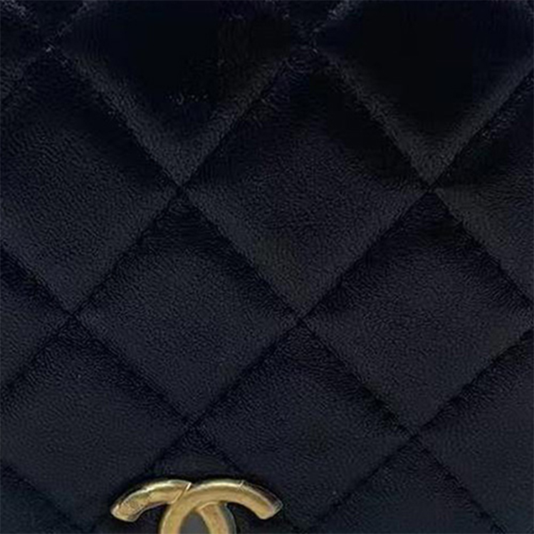 CHANEL Одно плечевая сумка-клатч из овчины черная для женщин — фото 3