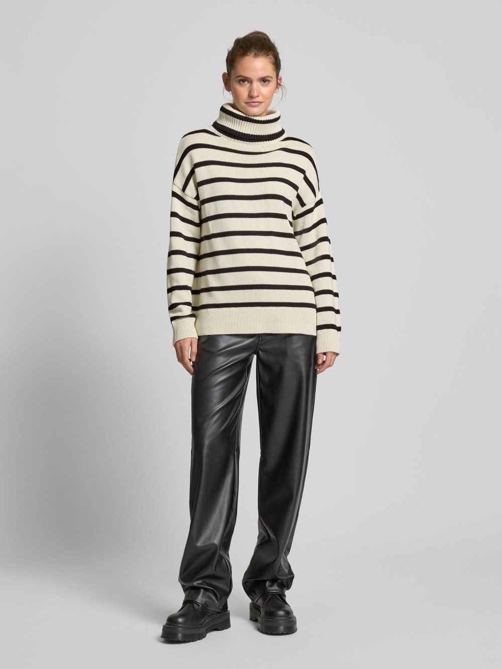 

Свободный хлопковый свитер с высоким воротом «QUEENIE» Only, кремовый