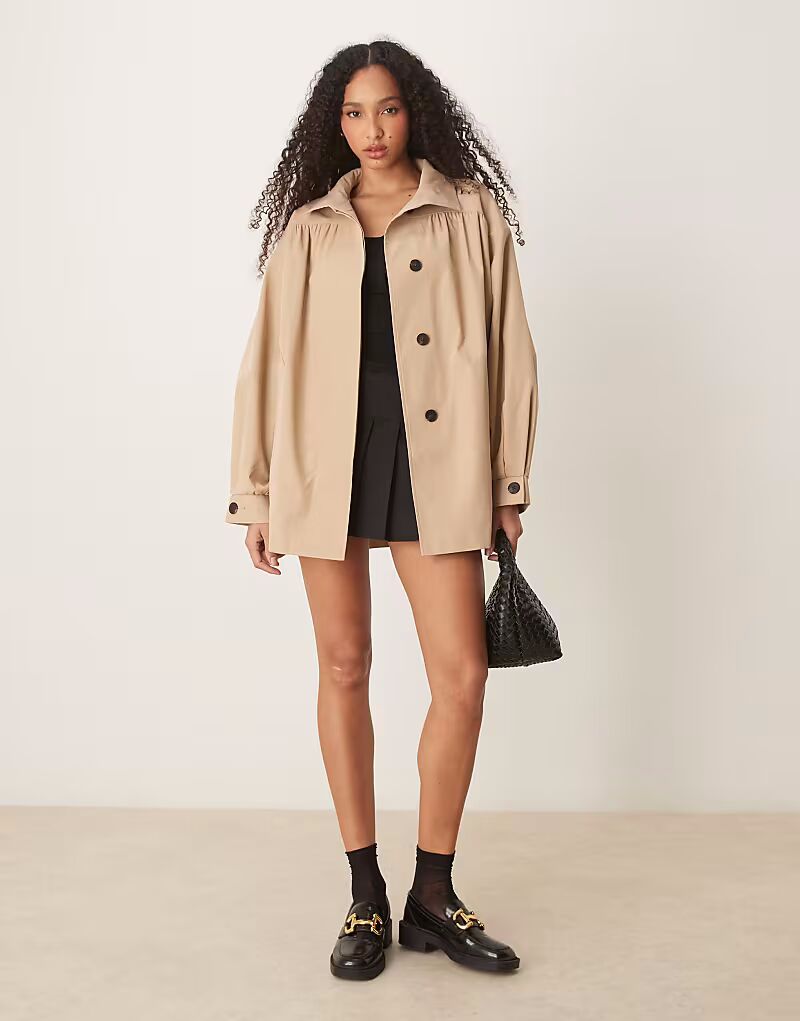 

Короткий тренчкот ASOS DESIGN со сборками на плечах в каменном цвете