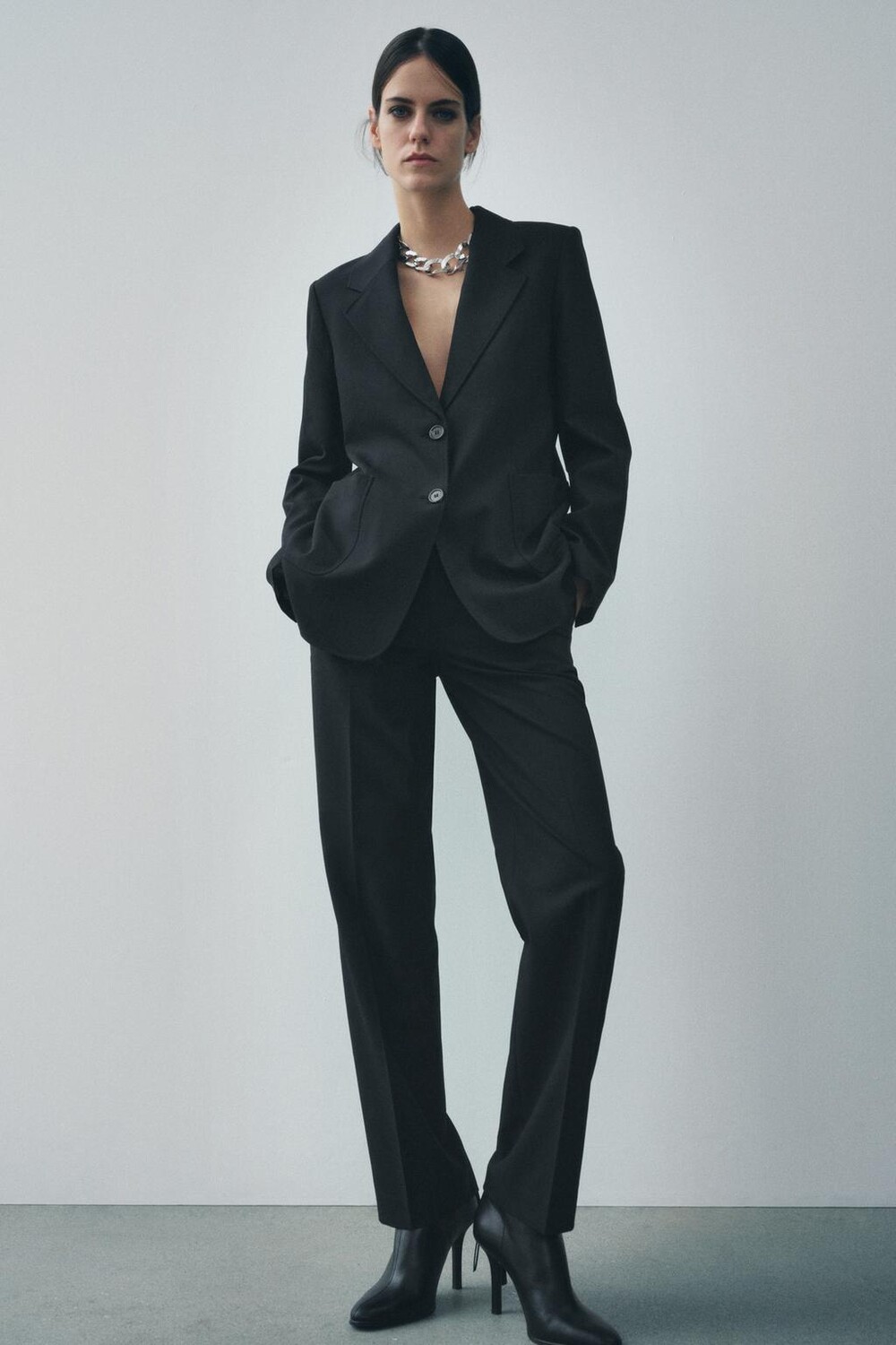 

Прямые брюки с низкой посадкой ZARA, черный