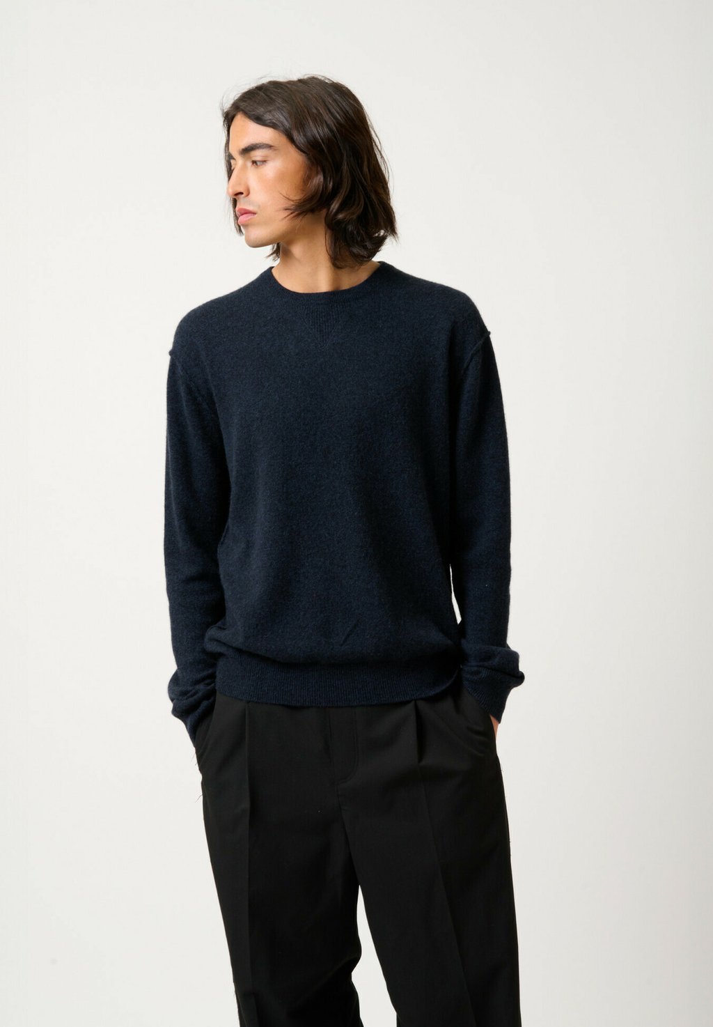 

Джемпер NOLAN Authentic Cashmere, темно-синий