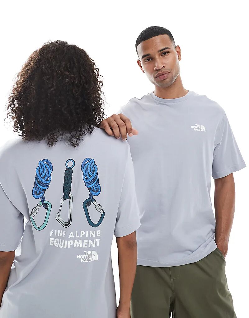 

Футболка унисекс с принтом на спине The North Face Explore Gear светло-голубого цвета