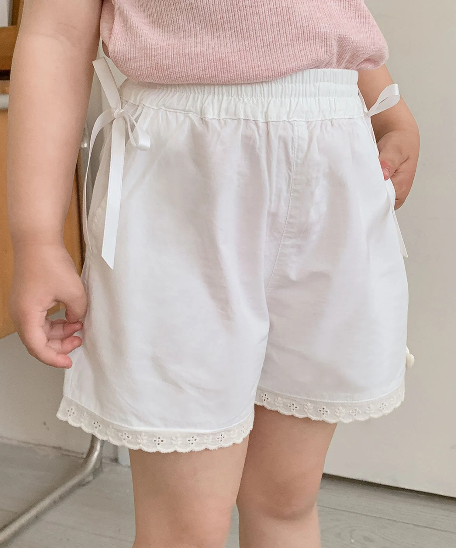 Шорты с лентами, кружевом и сердечками Aimoha Kids, white