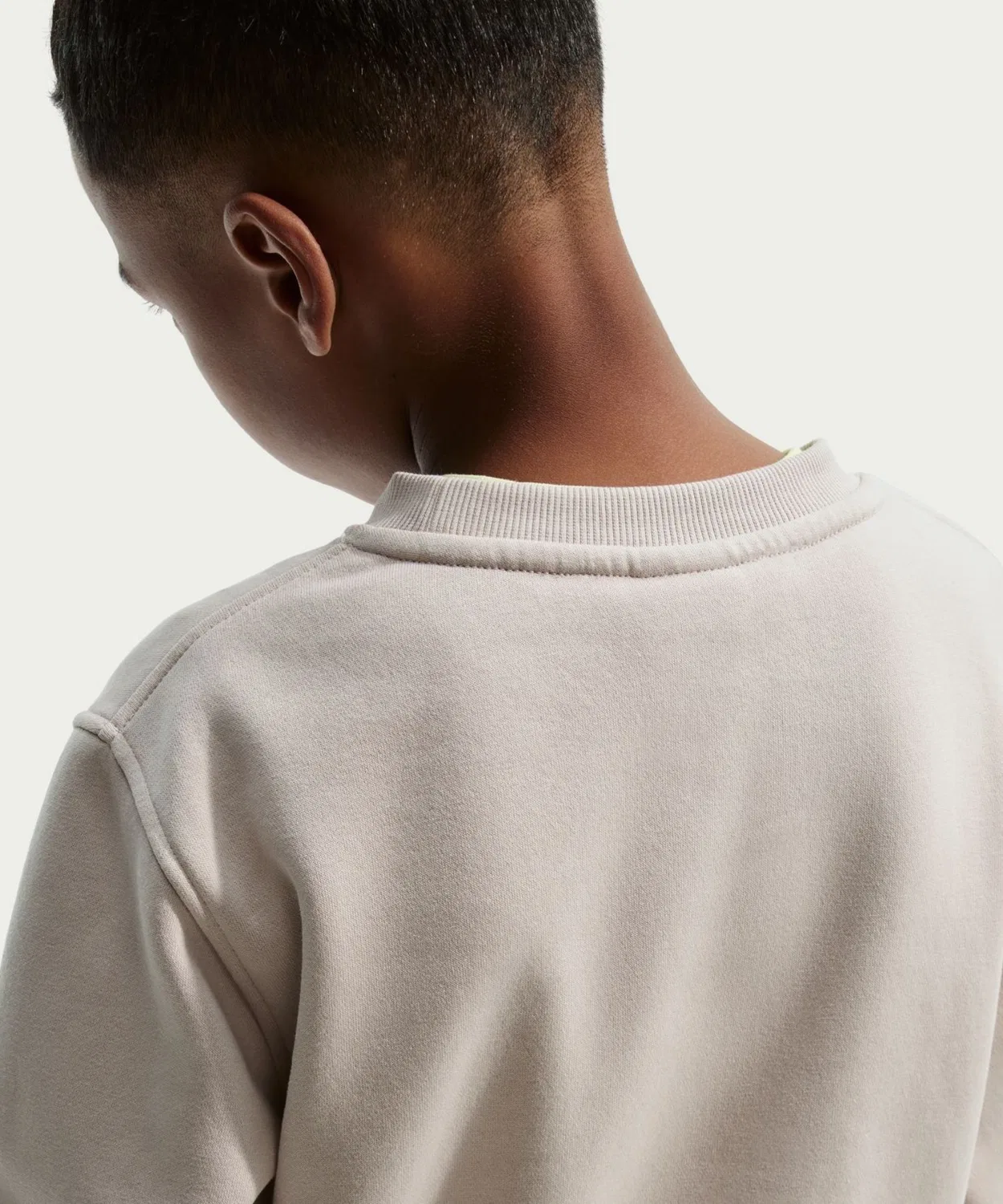Свитшот Nike NSW Club LBR Флис L/S Crew Kids, жёлтый — фото 3
