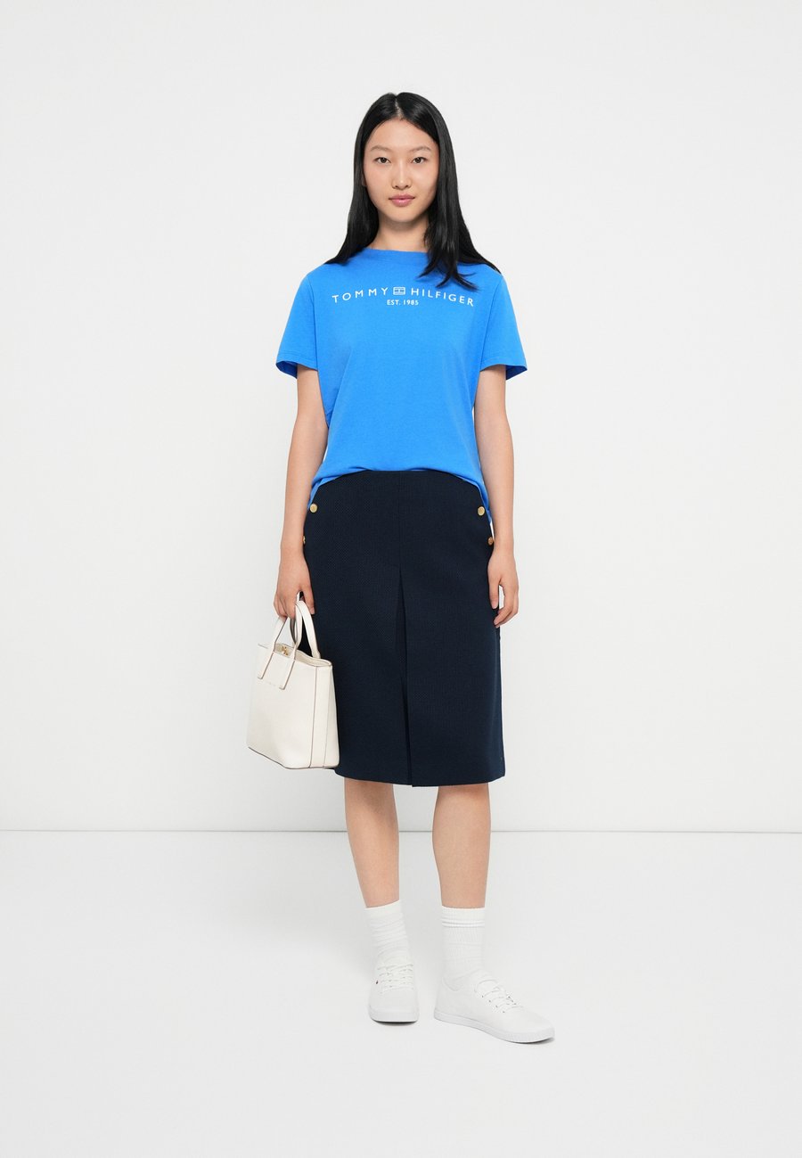Футболка Tommy Hilfiger LOGO, Mesmerizing Blue/Blue — фото 2