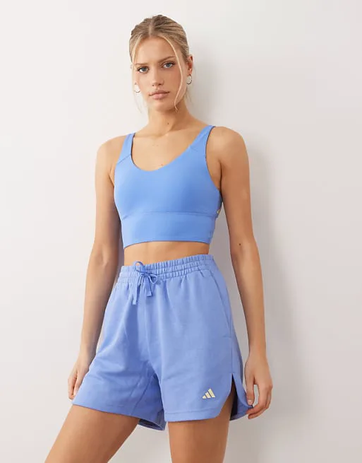 Синие и желтые трикотажные шорты adidas Performance Three Stripes Studios