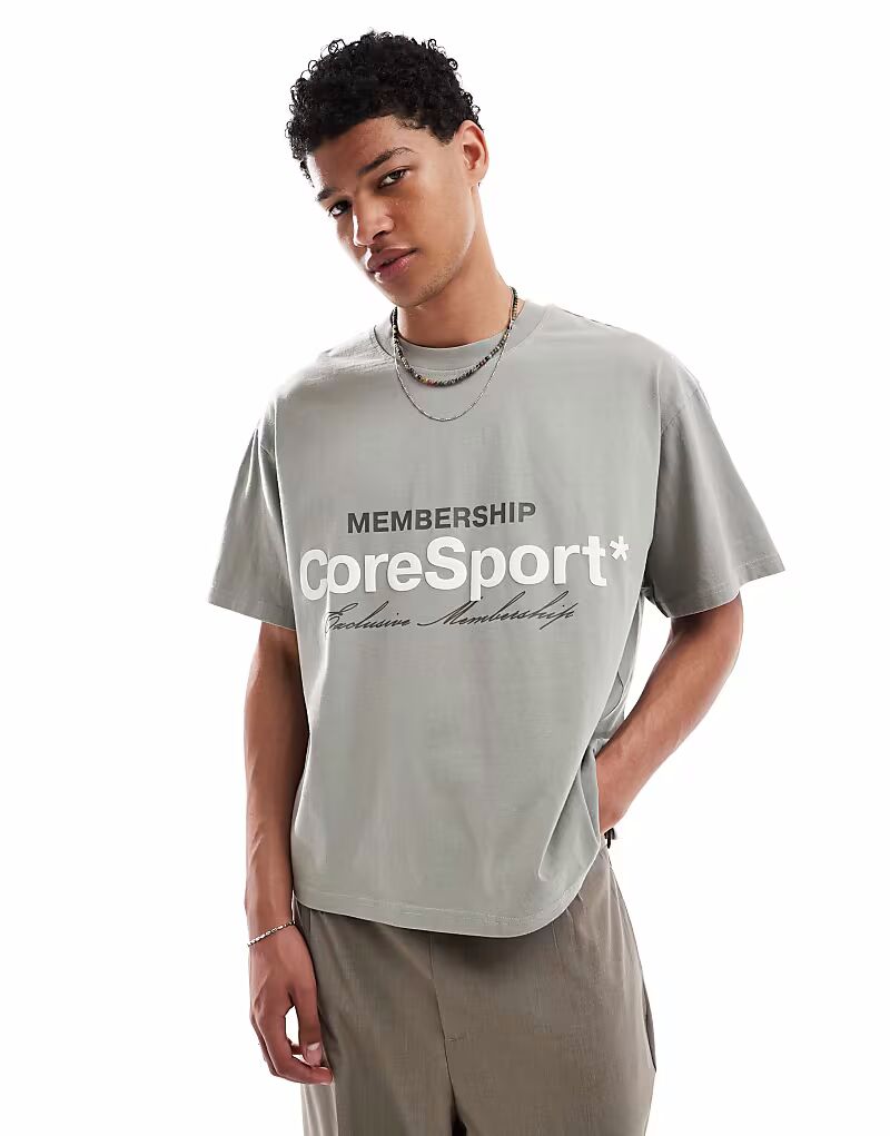 

Укороченная футболка Jack & Jones свободного кроя с принтом спереди цвета хаки